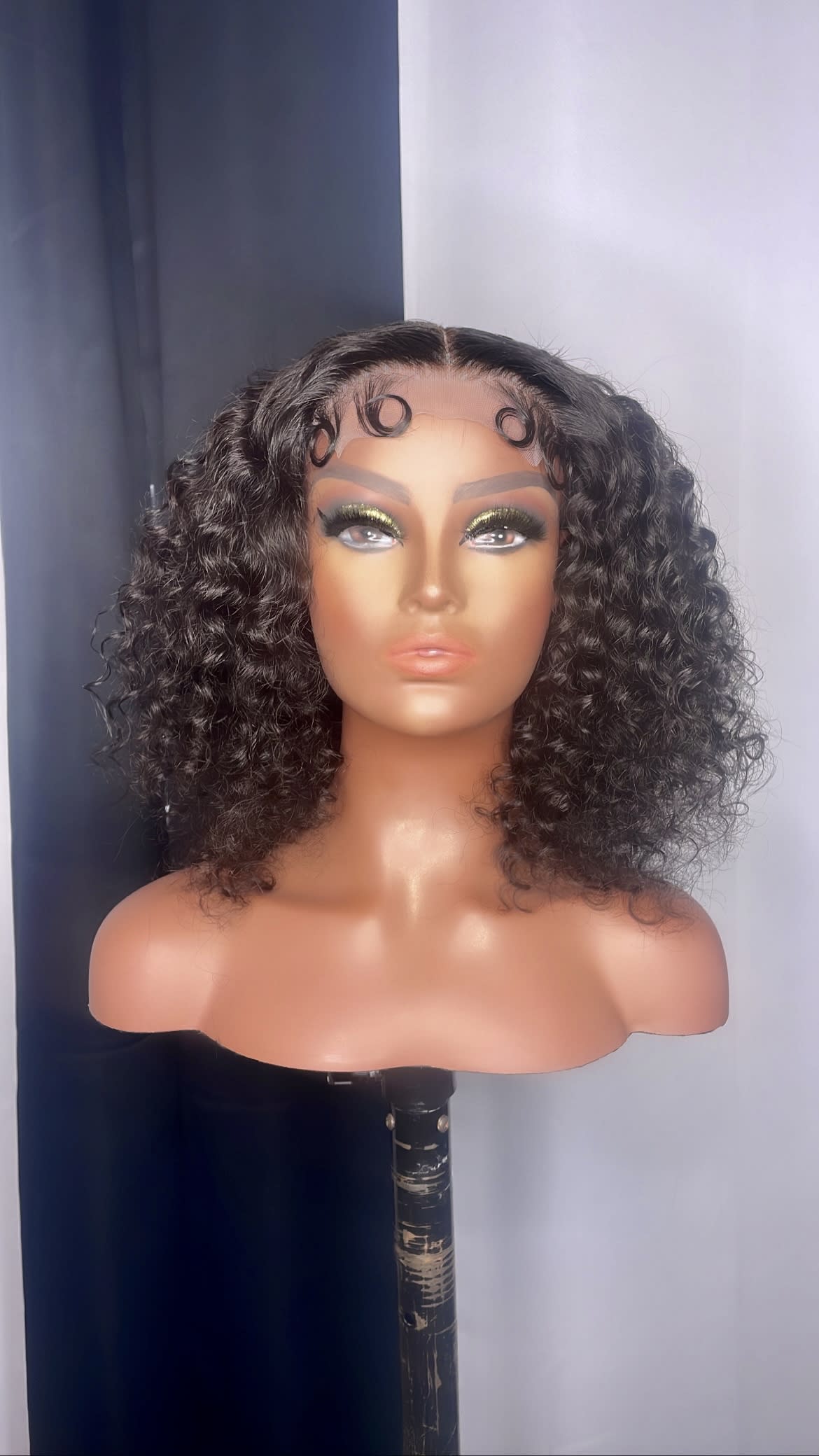 Mia (Pre-Order)